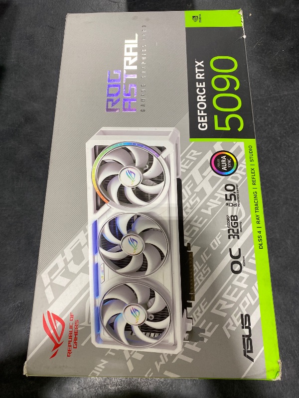 Photo 1 of ASUS ROG Astral GeForce RTX 5090 32GB GDDR7 White OC Edition Graphics Card