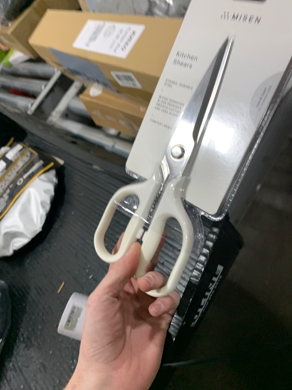 Photo 1 of Misen Heavy Duty Kitchen Shears - German Stainless Steel - White