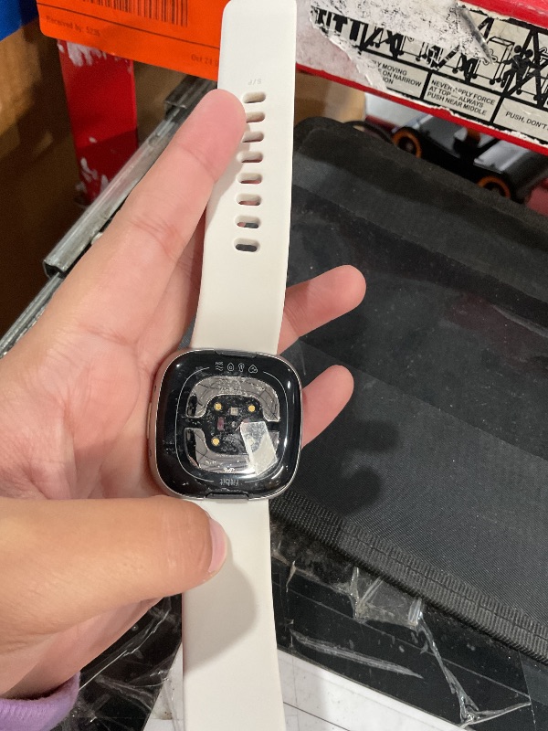 View 4 of ***MINOR DAMAGE***
Fitbit Sense 2 Smartwatch