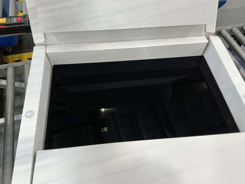 Photo 1 of Apple Studio Display 27-inch 5K Retina