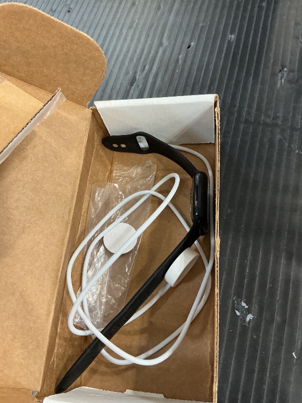 Photo 1 of Apple Watch Series 8 GPS 41mm Midnight Smartwatch