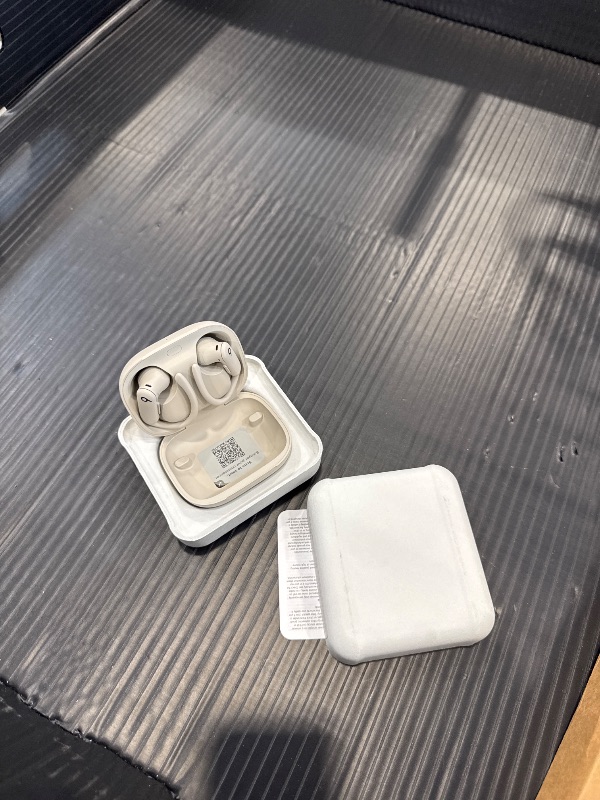 Photo 1 of Beats Powerbeats Pro 2 Wireless Earbuds