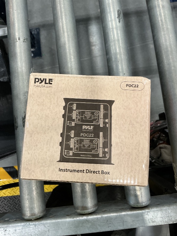 Photo 1 of PYLE-PRO Premium Direct Injection Audio Box - Passive DI Unit Hum Eliminator w/ Input Attenuator to Connect Guitar & Bass - 1/4 Inch Impedance Transformer Connector to Balanced & Unbalanced XLR-PDC22 , Black