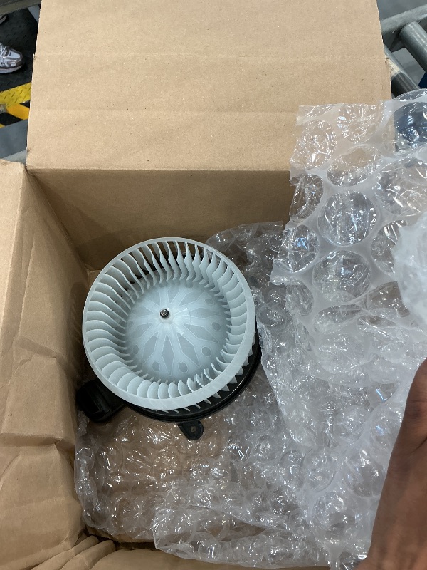 Photo 1 of AISIN BLMT-00214 HVAC Blower Motor Assembly
