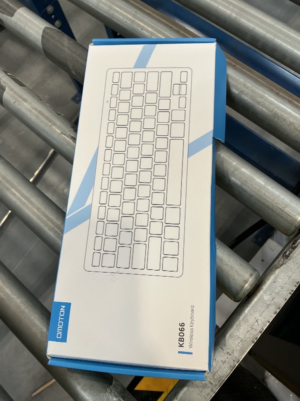 Photo 1 of OMOTON Ultra-Slim Bluetooth Keyboard for iPad & iPhone