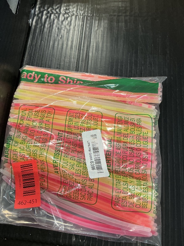 Photo 1 of QuikMoprit 800 Pcs 8" Glow Sticks Bulk Pack