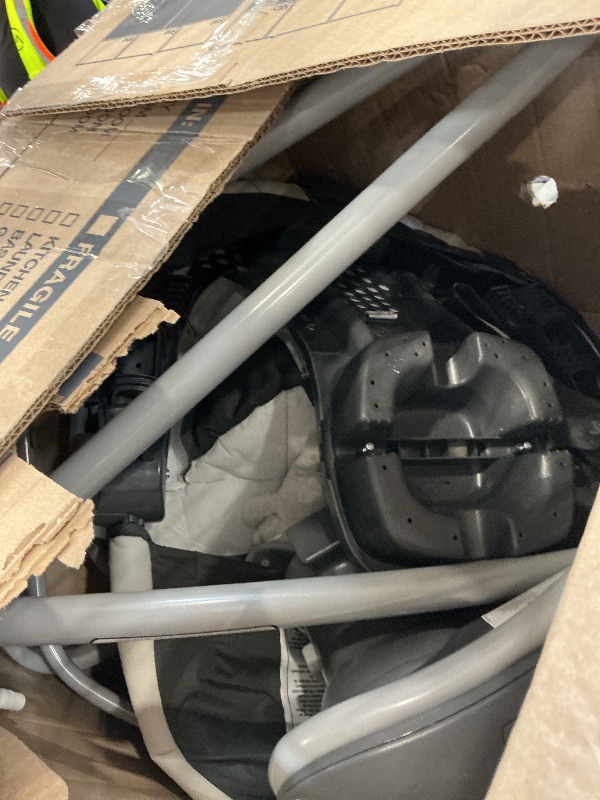 Photo 1 of SELLING FOR PARTS ONLY ............................Graco DuetSoothe Swing and Rocker