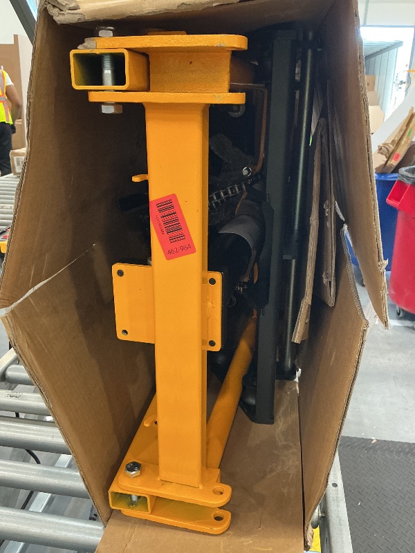 Photo 1 of MMS Hydraulic Material Lift Stacker