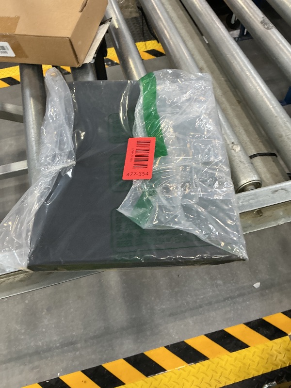 Photo 1 of OYEEICE iPad 11th/10th Gen Keyboard Case