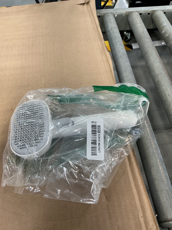 Photo 1 of Aumuca Cat Shedding Brush