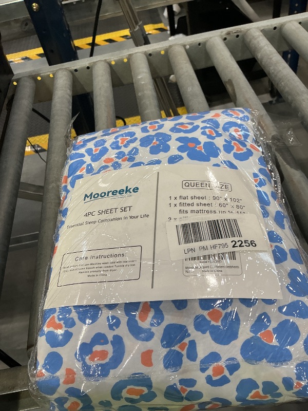 Photo 1 of Mooreeke Leopard Print Queen Sheet Set