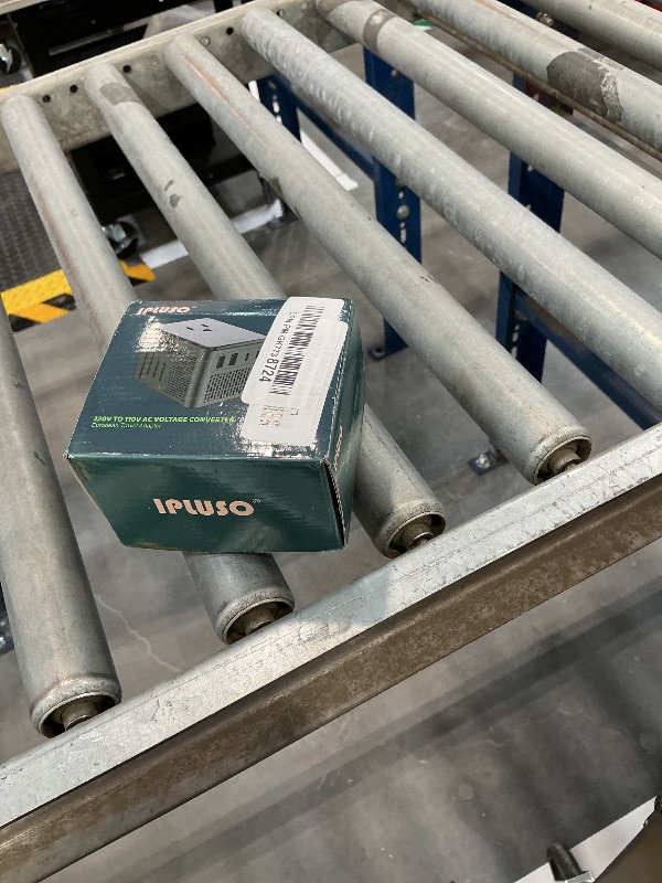 View 2 of IPLUSO 220V to 110V Voltage Converter with Fast Charging