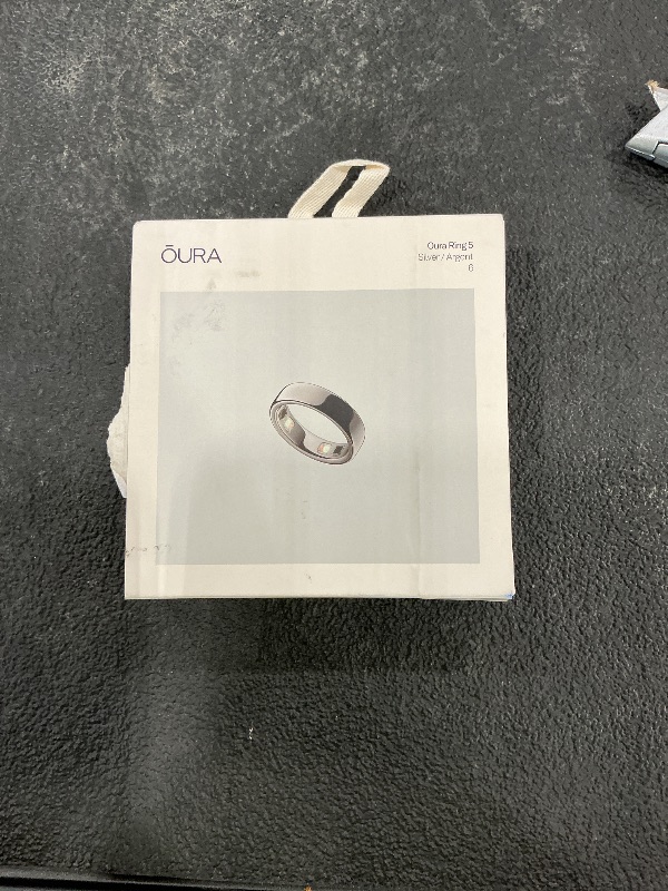 Photo 1 of OURA Ring 5 Smart Ring - Silver - Size 6