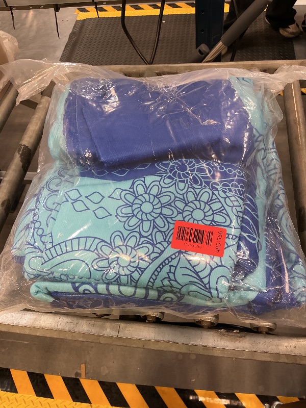 Photo 1 of FuWeave 6-Pack Oversized Microfiber Beach Towels