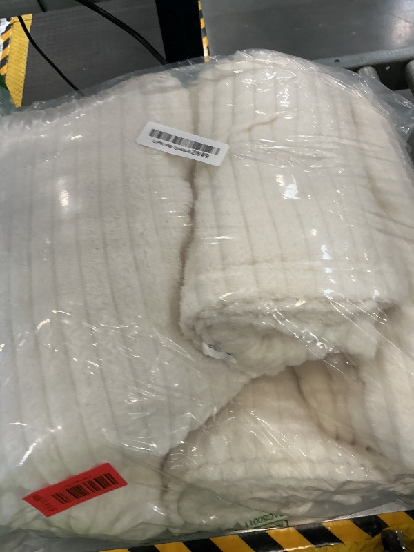Photo 1 of Buryeah 6 Pcs Flannel Blankets Bulk - Beige