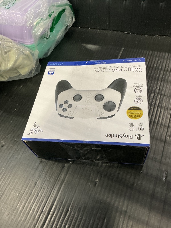 View 4 of Razer Raiju V3 Pro Wireless Esports Controller for PS5 & PC - White