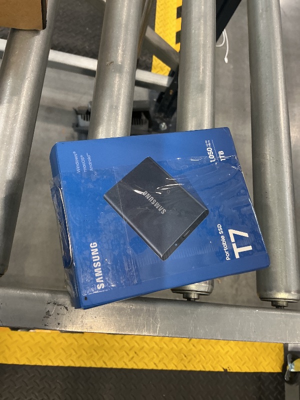 Photo 1 of Samsung T7 Portable SSD 1TB