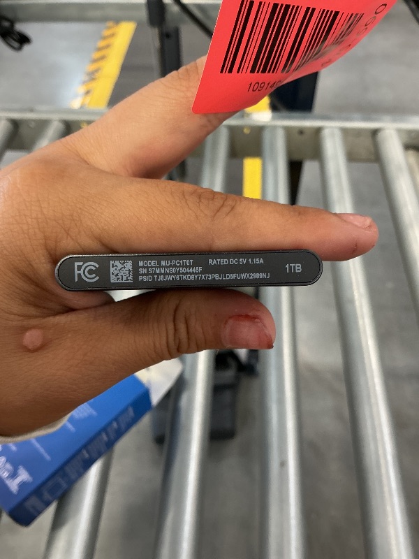 Photo 1 of Samsung T7 Portable SSD 1TB