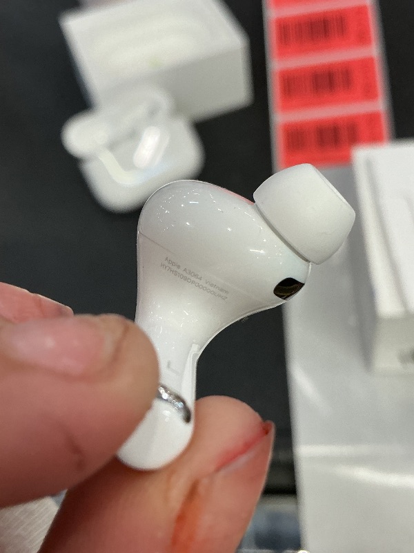 Photo 1 of Apple AirPods Pro 3 Wireless Earbuds