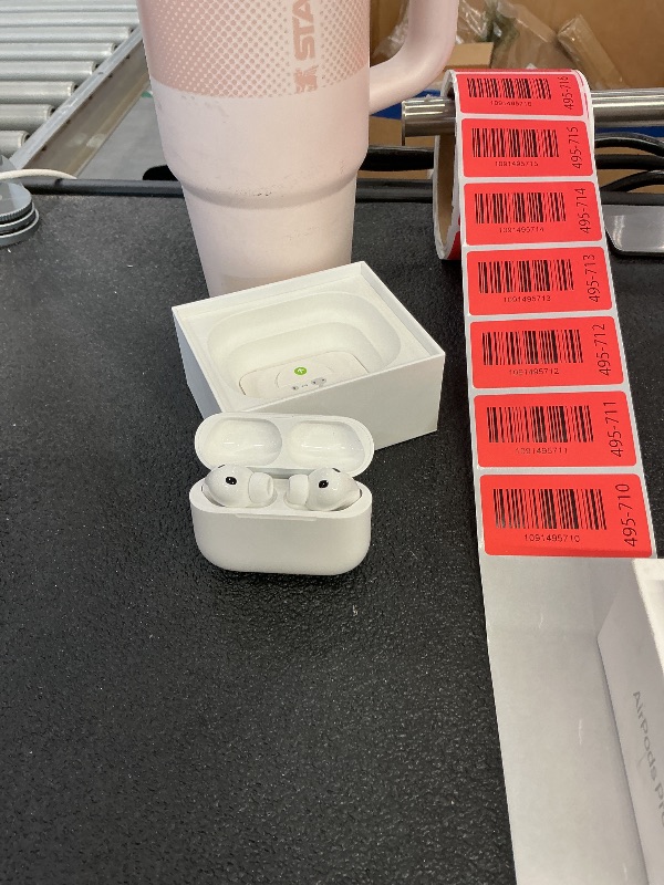 Photo 1 of Apple AirPods Pro 3 Wireless Earbuds