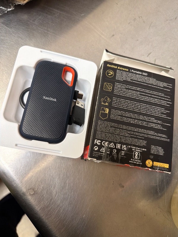 Photo 1 of Sandisk 4TB Extreme Portable SSD