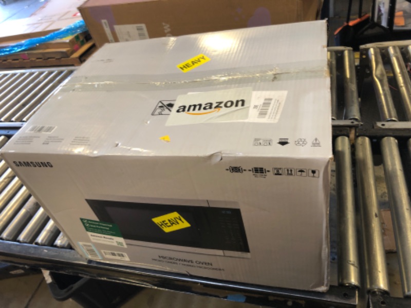 Photo 1 of SAMSUNG 1.9 cu. ft. Countertop Microwave