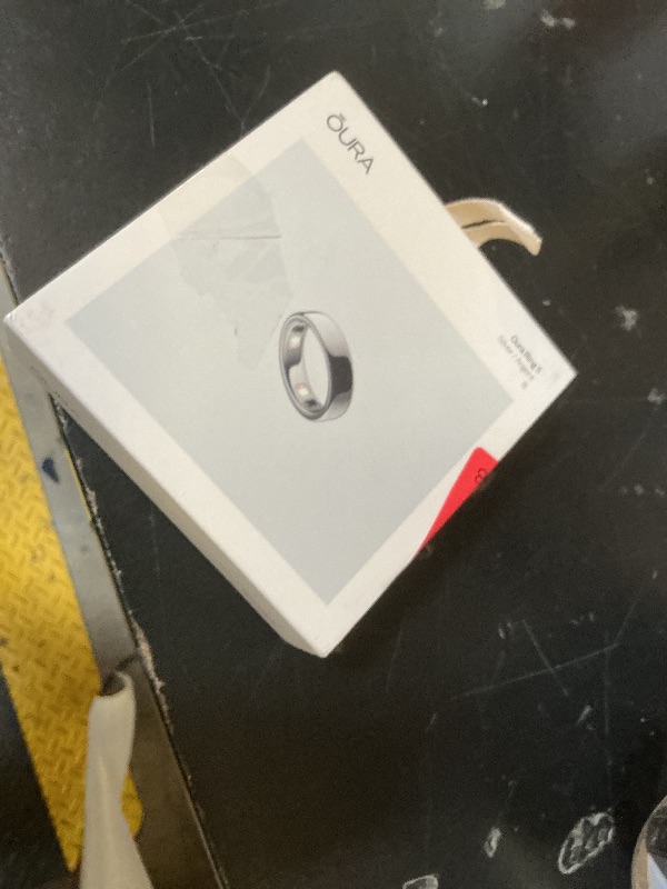 Photo 1 of OURA Ring 5 Smart Ring - Silver - Size 8