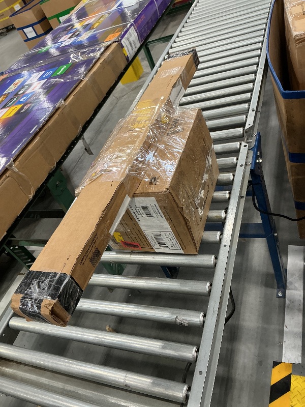 Photo 1 of Equal-i-zer 4-point Sway Control Hitch, 90-00-1400, 14,000 Lbs Trailer Weight Rating, 1,400 Lbs Tongue Weight Rating, Weight Distribution Kit Includes Standard Hitch Shank, Ball NOT Included