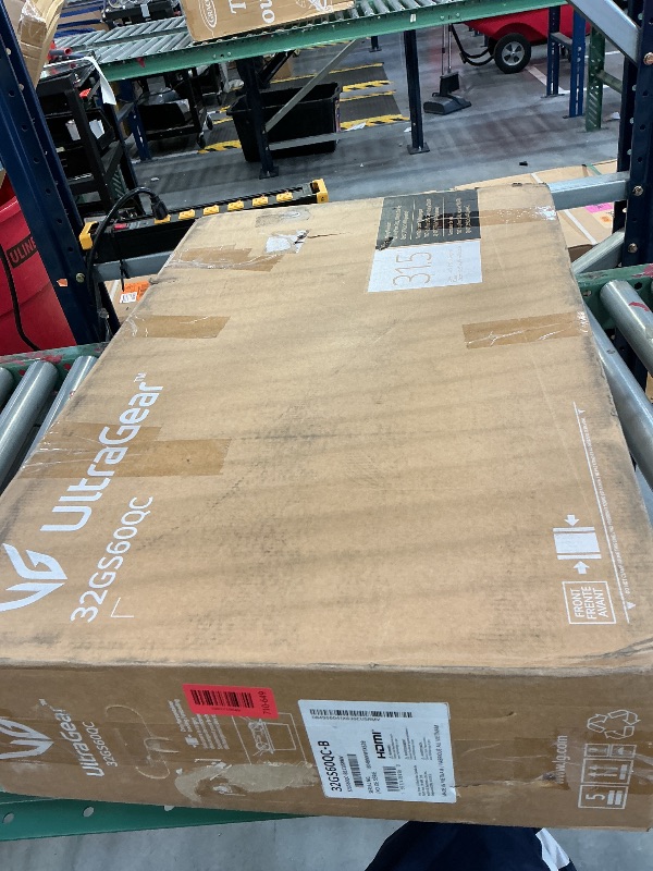View 4 of FOR PARTS
LG 32GS60QC-B Ultragear 32-inch Curved Gaming Monitor QHD (2560x1440) 180Hz 1ms 1000R AMD FreeSync HDR10 HDMIx2 DisplayPort Borderless Design Black Stabilizer DAS Crosshair FPS Counter - Black