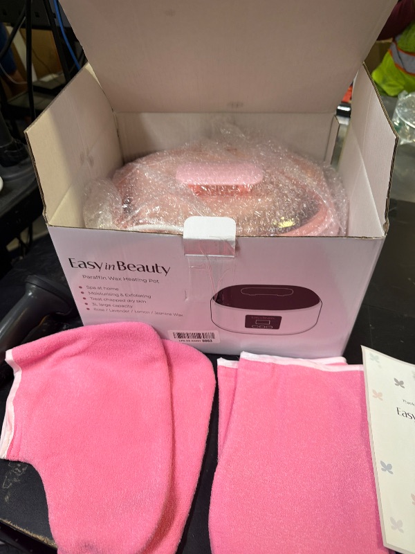 Photo 1 of EASYINBEAUTY Paraffin Wax Machine with Kit