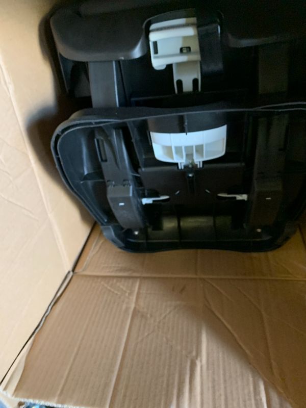 Photo 1 of Graco Extend2Fit Convertible Car Seat, Gotham