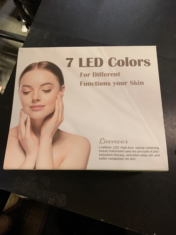 Photo 1 of SDKWDH Wireless 7-Color LED Facial Mask