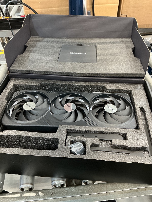 Photo 1 of GIGABYTE GeForce RTX 4090 Gaming OC 24G Graphics Card