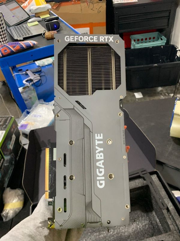 View 7 of NON-FUNCTIONAL. PARTS ONLY--------------------------GIGABYTE GeForce RTX 4090 Gaming OC 24G Graphics Card