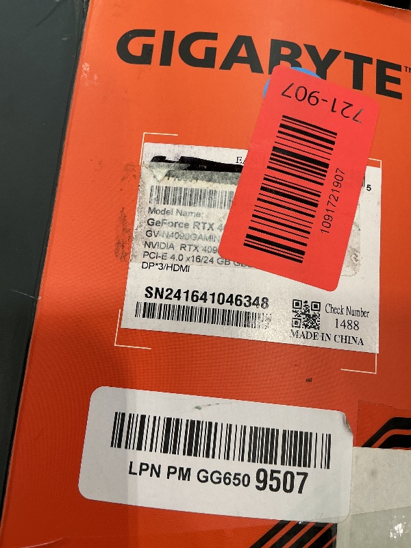 Photo 1 of GIGABYTE GeForce RTX 4090 Gaming OC 24G Graphics Card