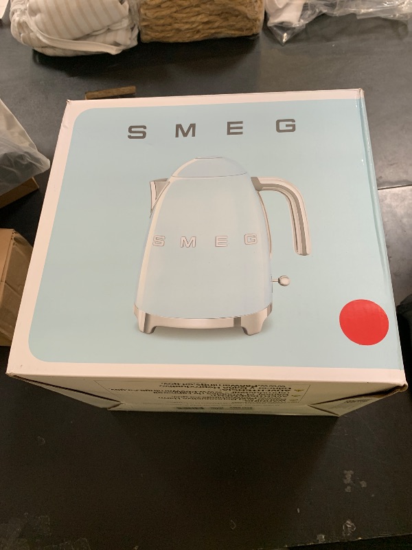 Photo 1 of SMEG KLF03RDUS Retro Style Electric Kettle, 1.7L, Red