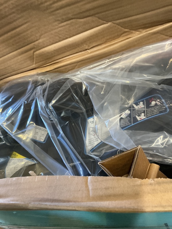 Photo 1 of Graco SnugRide SnugFit DLX Infant Car Seat, Spencer