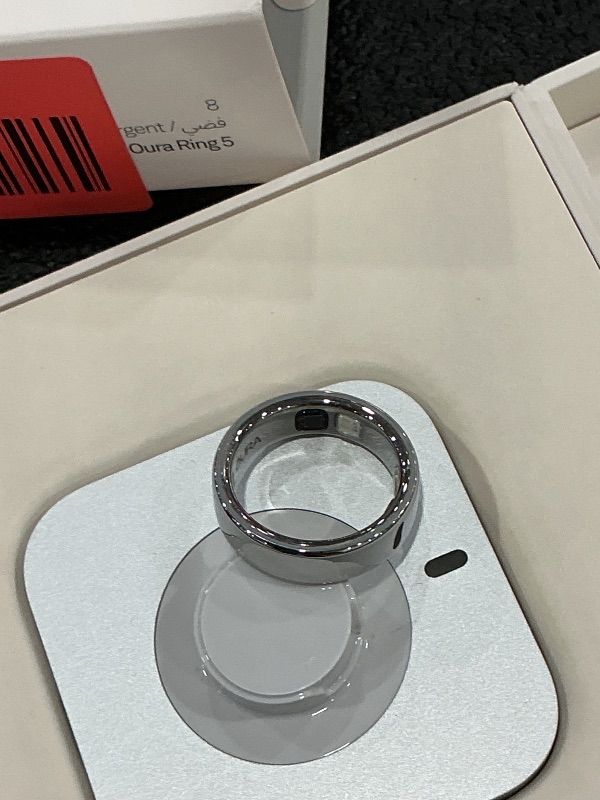Photo 1 of Oura Ring 5 Smart Ring - Silver - Size 8