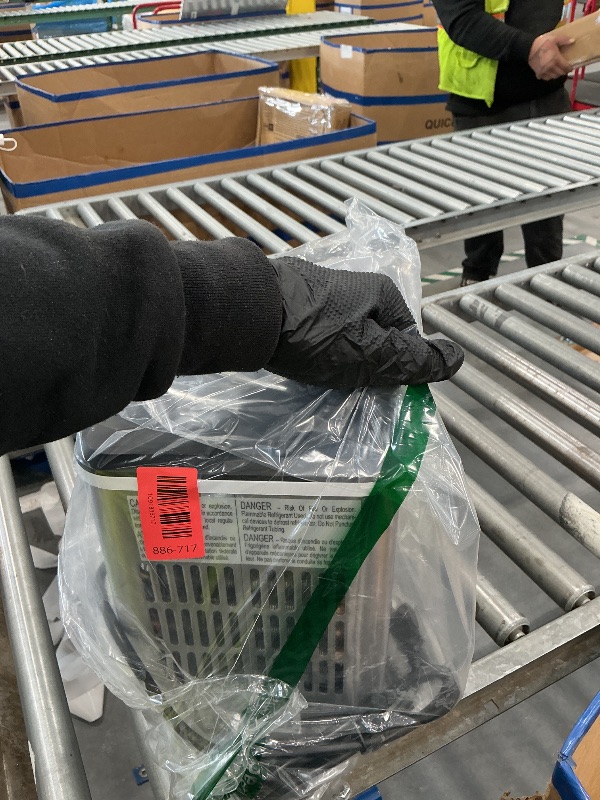 Photo 1 of Aeitto Countertop Ice Maker - 26 lbs/24H