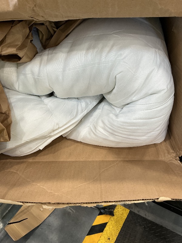 View 2 of  Luxury Hotel Bedding Comforters white