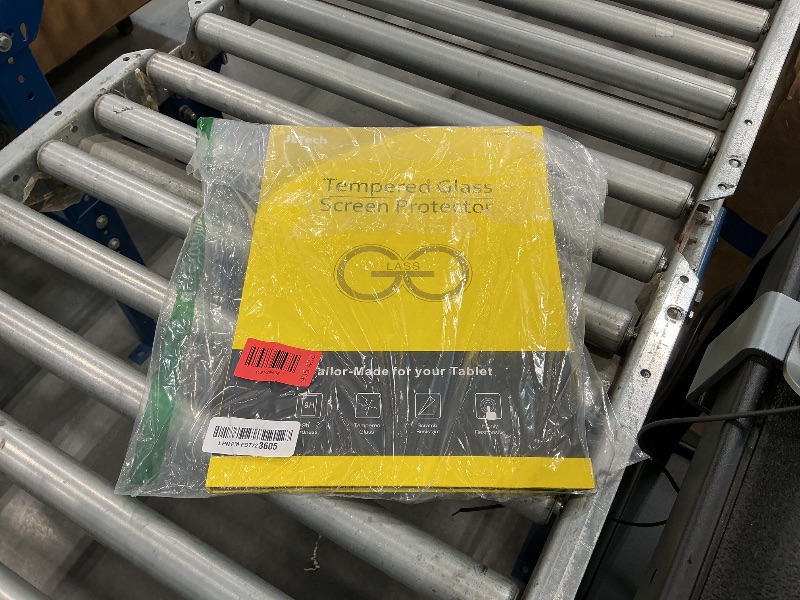 View 2 of JETech Privacy Screen Protector for iPad Pro 13-inch