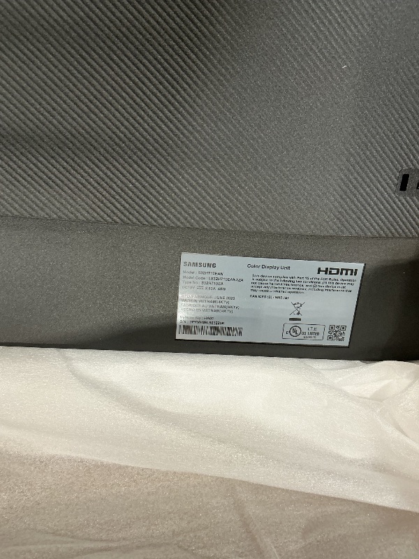 View 3 of Samsung 32" ViewFinity S7 4K UHD IPS Monitor
