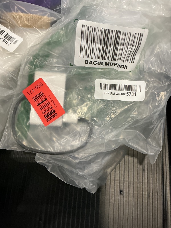 Photo 1 of Belkin 4-Port USB-C Hub Adapter