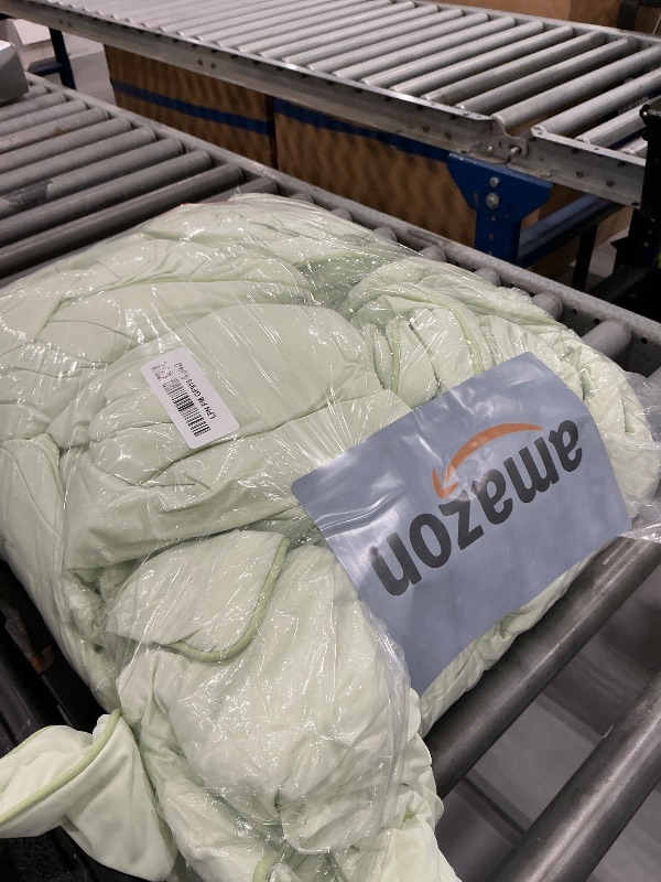 View 2 of i-baby Outlast Temperature Regulating Blanket King
