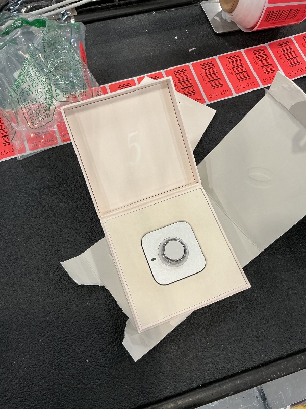 Photo 1 of Oura Ring 5 Smart Ring - Silver - Size 9