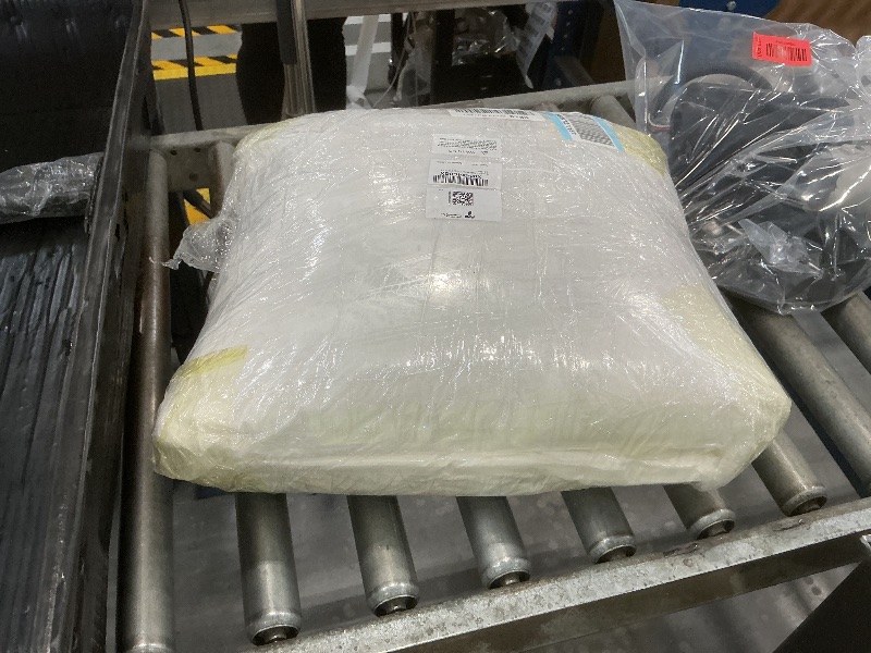 Photo 1 of Jecqbor 5lb Soft Polyfill Stuffing