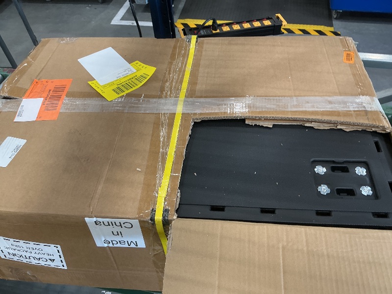 View 3 of Diandian Rolling Road Case 35"x22"x24"