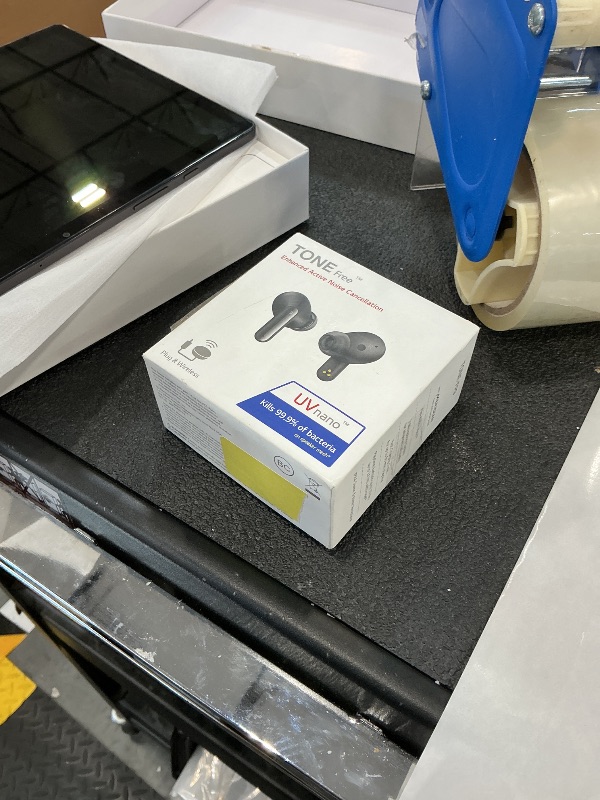 View 5 of LG TONE Free FP9 Wireless Earbuds