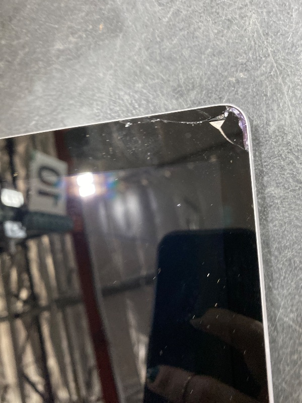 Photo 1 of IPAD (PARTS ONLY) DOES NOT WORK TOUCH SCREEN UNRESPONSIVE