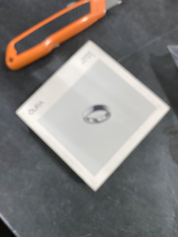 Photo 1 of Oura Ring 5 Smart Ring - Silver - Size 8